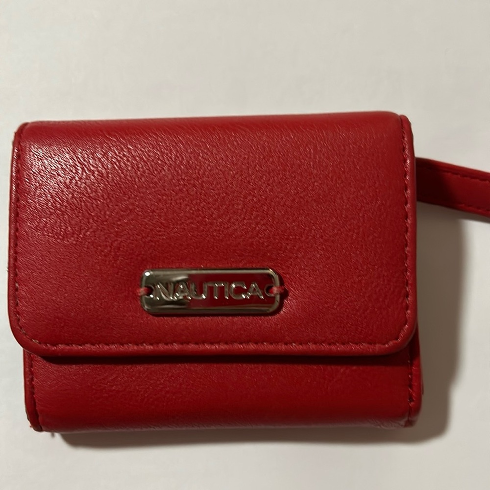 NAUTICA RED I.D. SAFE RFID PROTECTION HALF PURSE.
